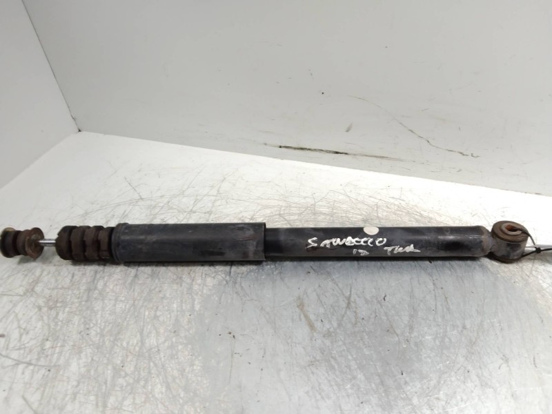 Recambio de amortiguador trasero para dacia sandero stepway referencia OEM IAM   