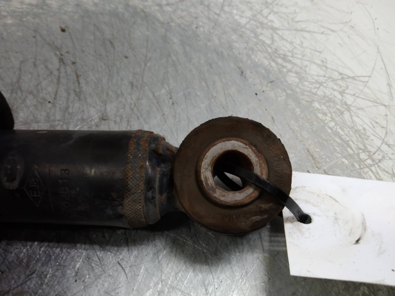 Recambio de amortiguador trasero para dacia sandero stepway referencia OEM IAM   