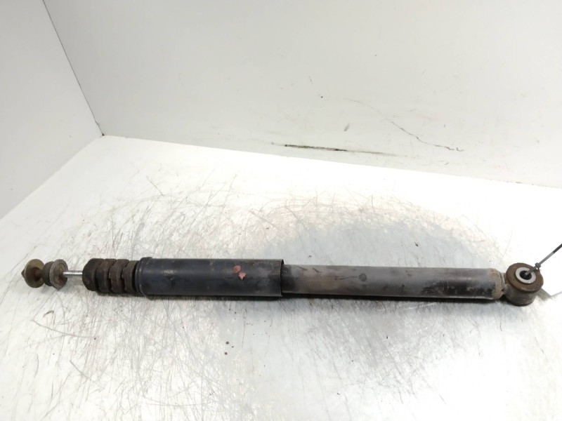 Recambio de amortiguador trasero para dacia sandero stepway referencia OEM IAM   