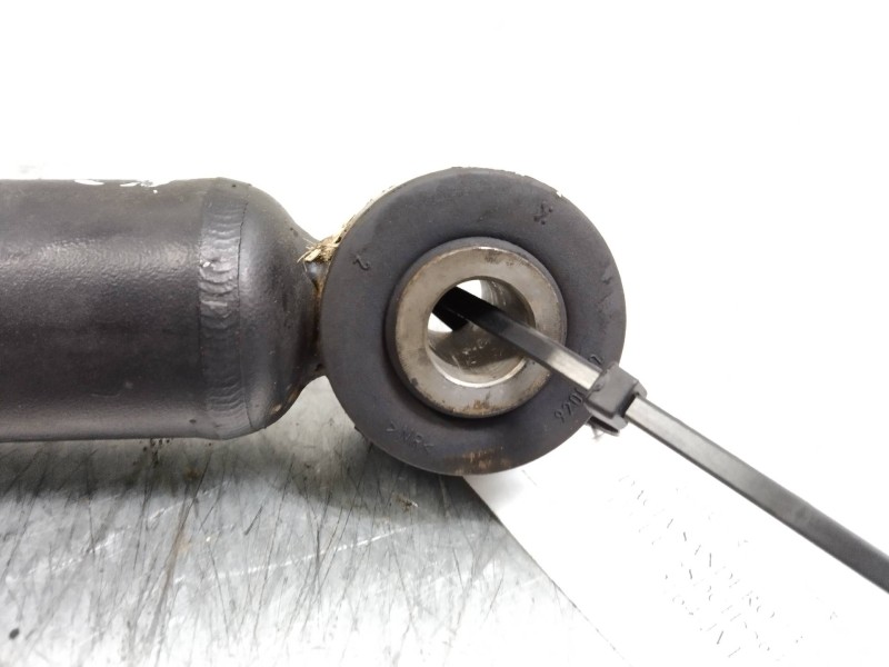 Recambio de amortiguador trasero para dacia sandero 1.5 dci diesel fap cat referencia OEM IAM   