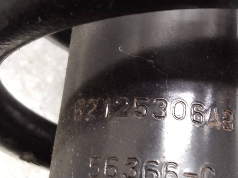 Recambio de amortiguador delantero derecho para dodge nitro se referencia OEM IAM 52125306  