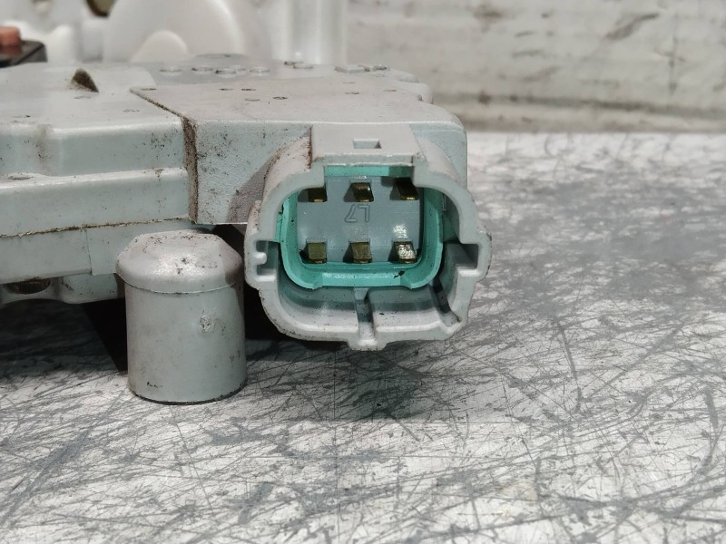 Recambio de motor cierre centralizado delantero izquierdo para nissan almera (n16/e) luxury (a,i,e) referencia OEM IAM   4P