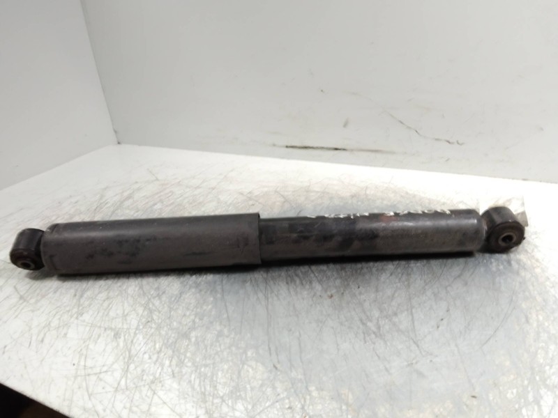 Recambio de amortiguador trasero para dodge nitro se referencia OEM IAM    Recambio de amortiguador trasero para dodge nitro se referencia OEM IAM