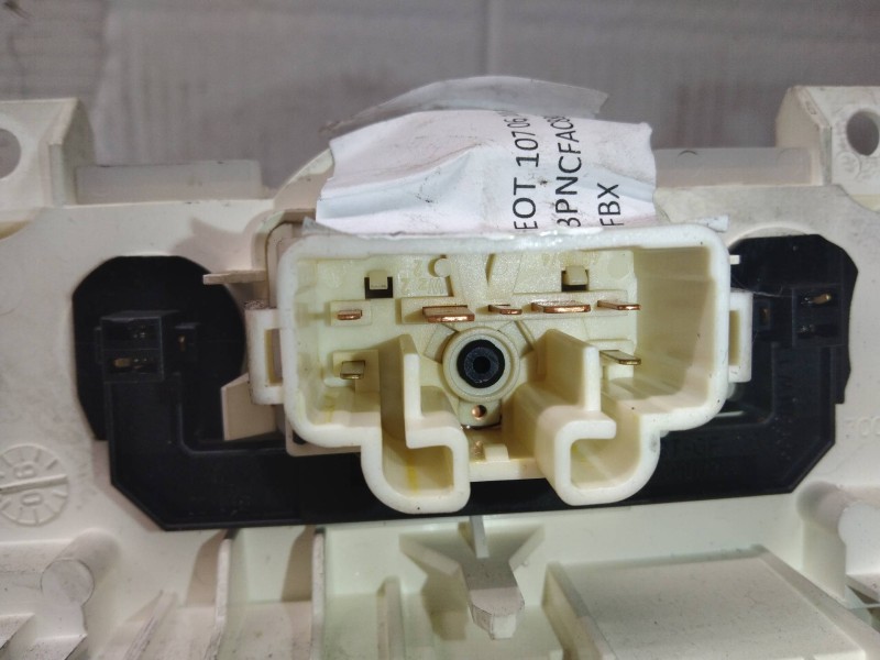 Recambio de mando calefaccion / aire acondicionado para peugeot 107 básico referencia OEM IAM P69610003B60V5F 559000H010 