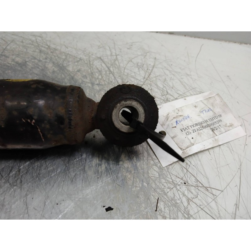 Recambio de amortiguador trasero para fiat fiorino 1.3 16v jtd cat referencia OEM IAM 51826233  