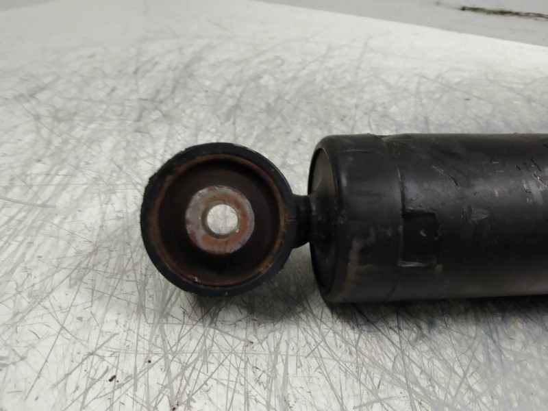 Recambio de amortiguador trasero para fiat doblo cargo 1.3 16v jtd cat referencia OEM IAM 81490200386 51815192 