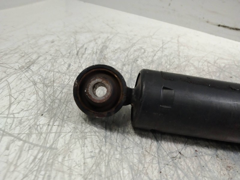 Recambio de amortiguador trasero para fiat doblo cargo 1.3 16v jtd cat referencia OEM IAM 81490200386 51815192 