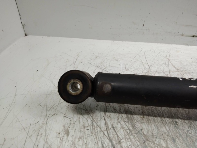 Recambio de amortiguador trasero para ford escort berlina/turnier 1.8 16v cat referencia OEM IAM   
