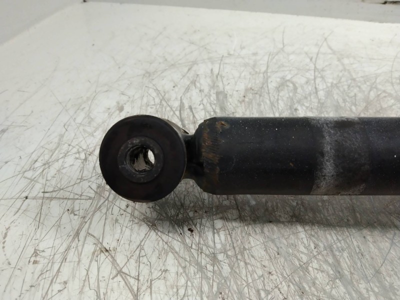 Recambio de amortiguador trasero para ford fiesta berl./courier surf referencia OEM IAM   