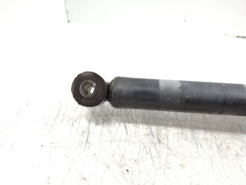 Recambio de amortiguador trasero para ford fiesta berl./courier surf referencia OEM IAM   