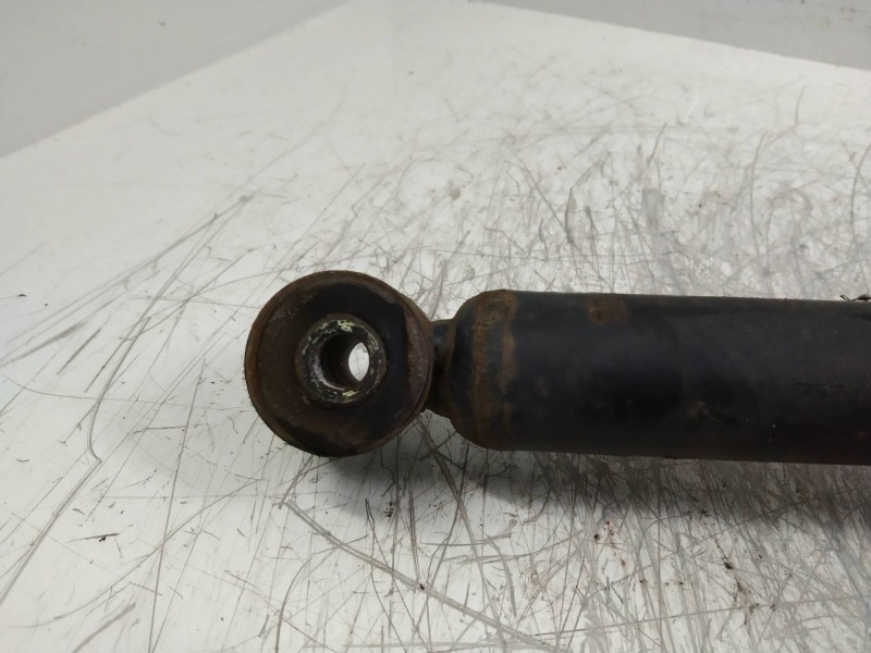 Recambio de amortiguador trasero para ford fiesta berl./courier surf referencia OEM IAM   