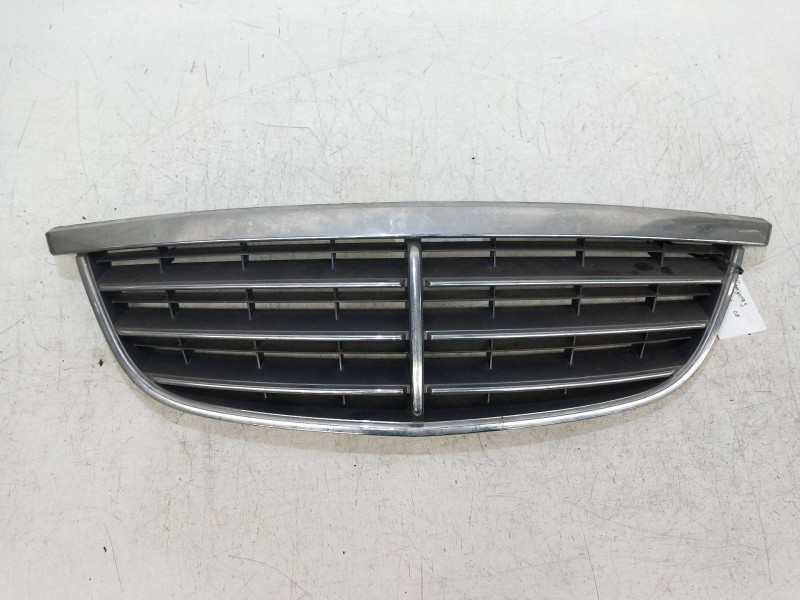 Recambio de rejilla delantera para ssangyong kyron referencia OEM IAM   