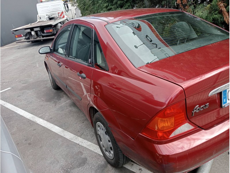 ford focus berlina (cak) del año 2000
