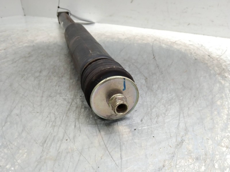 Recambio de amortiguador trasero para honda jazz (gd1/5) 1.4 es referencia OEM IAM 52610SAAE110M1  