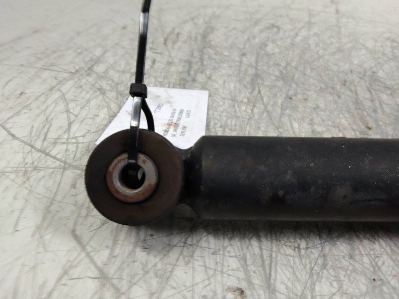 Recambio de amortiguador trasero para honda jazz (gd1/5) 1.4 es referencia OEM IAM 52610SAAE110M1  