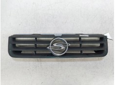Recambio de rejilla delantera para ssangyong musso 2.9 turbodiesel cat referencia OEM IAM   
