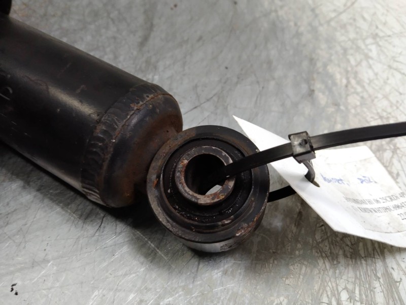 Recambio de amortiguador delantero para hyundai h 1 2.5 crdi cat referencia OEM IAM   