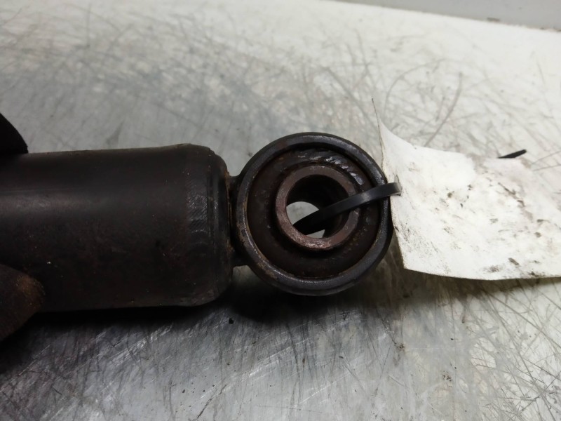Recambio de amortiguador delantero para mitsubishi galloper (hyundai) 2.5 turbodiesel referencia OEM IAM   