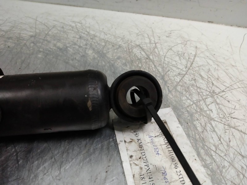 Recambio de amortiguador trasero para hyundai h 100 2.5 d referencia OEM IAM   