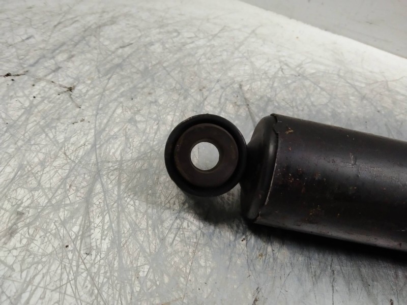 Recambio de amortiguador trasero para hyundai h 100 2.5 d referencia OEM IAM   