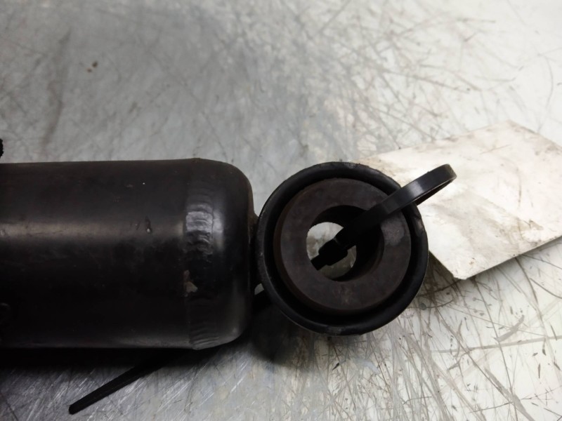 Recambio de amortiguador trasero para hyundai h 100 2.5 d referencia OEM IAM   