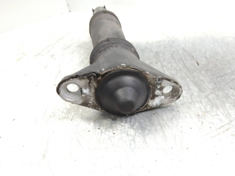 Recambio de amortiguador trasero para hyundai i30cw 1.6 crdi cat referencia OEM IAM 553102R700  