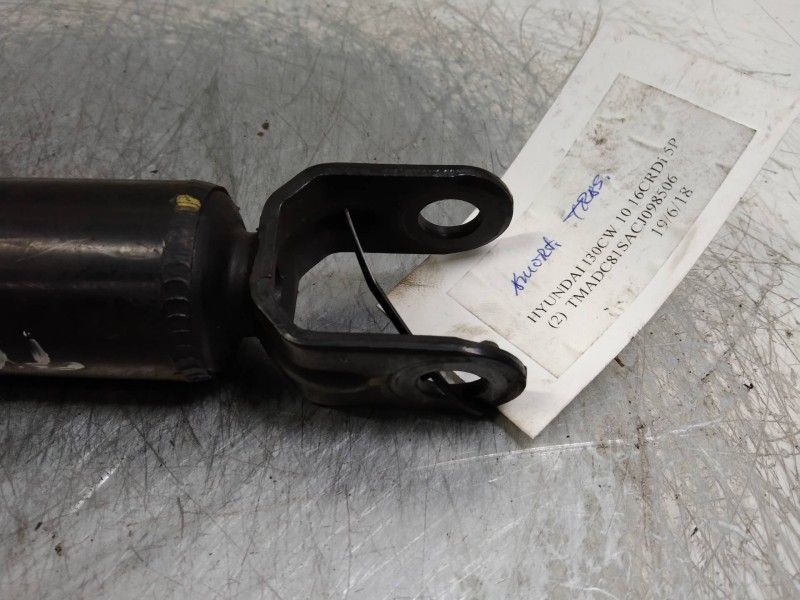 Recambio de amortiguador trasero para hyundai i30cw 1.6 crdi cat referencia OEM IAM 553102R700  