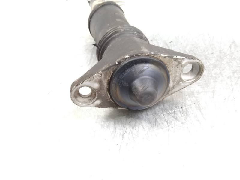 Recambio de amortiguador trasero para hyundai i30 1.6 crdi cat referencia OEM IAM 553102R700  
