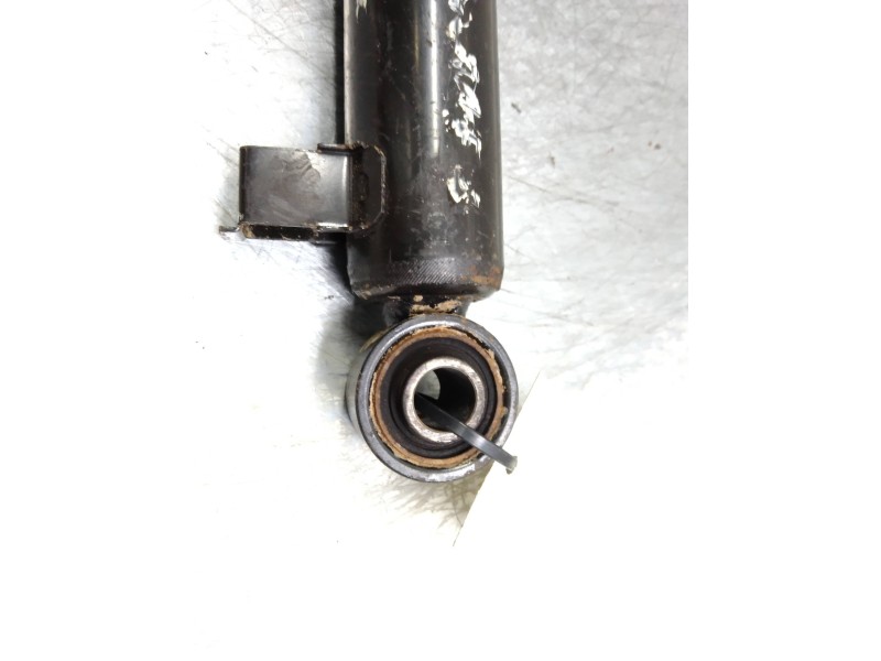 Recambio de amortiguador trasero para hyundai santa fe (sm) referencia OEM IAM   