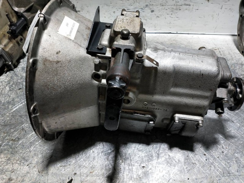 Recambio de caja cambios para nissan l-45 2.8 d referencia OEM IAM 71000M525A BX01005D 