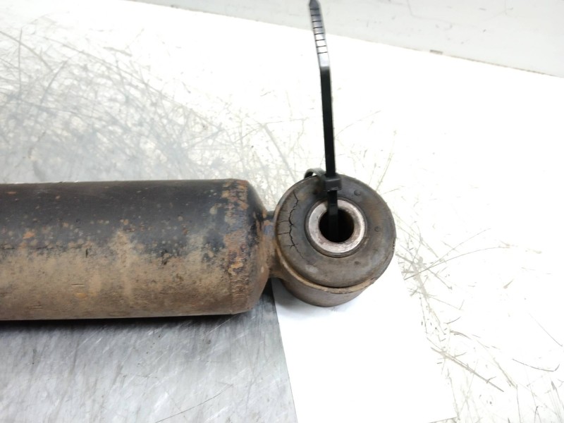 Recambio de amortiguador trasero para jeep cherokee (kj) 2.5 crd básico referencia OEM IAM   