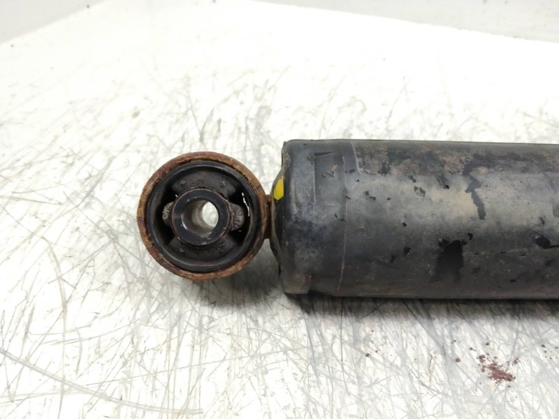 Recambio de amortiguador trasero para jeep cherokee (kj) 2.5 crd básico referencia OEM IAM   
