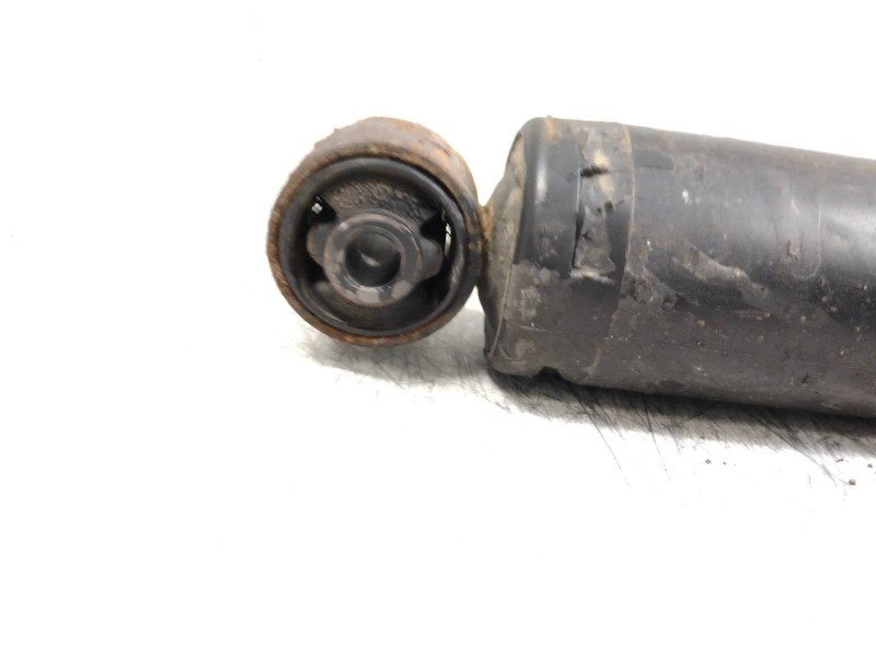 Recambio de amortiguador trasero para jeep cherokee (kj) 2.5 crd básico referencia OEM IAM   