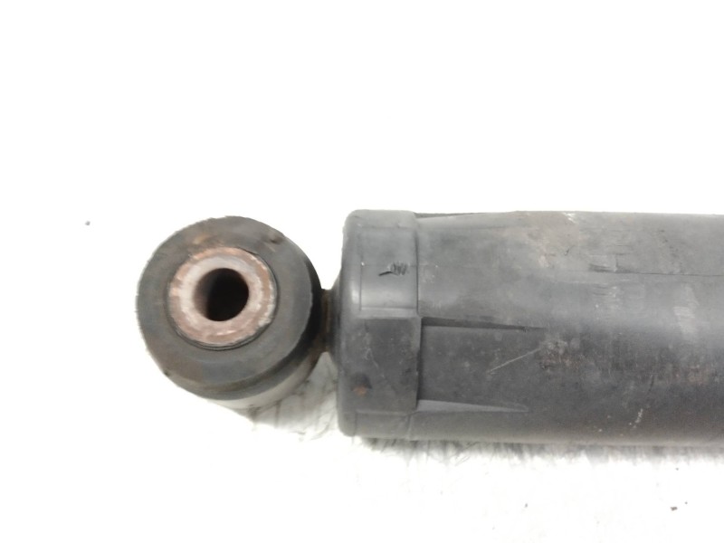 Recambio de amortiguador trasero para jeep gr. cherokee (wh) 3.0 crd overland referencia OEM IAM 52089756AH  