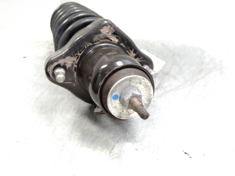 Recambio de amortiguador trasero para jeep compass 2.4 16v cat referencia OEM IAM P05105179AE  