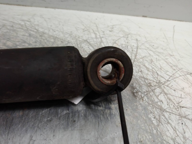 Recambio de amortiguador trasero para iveco daily combi referencia OEM IAM   