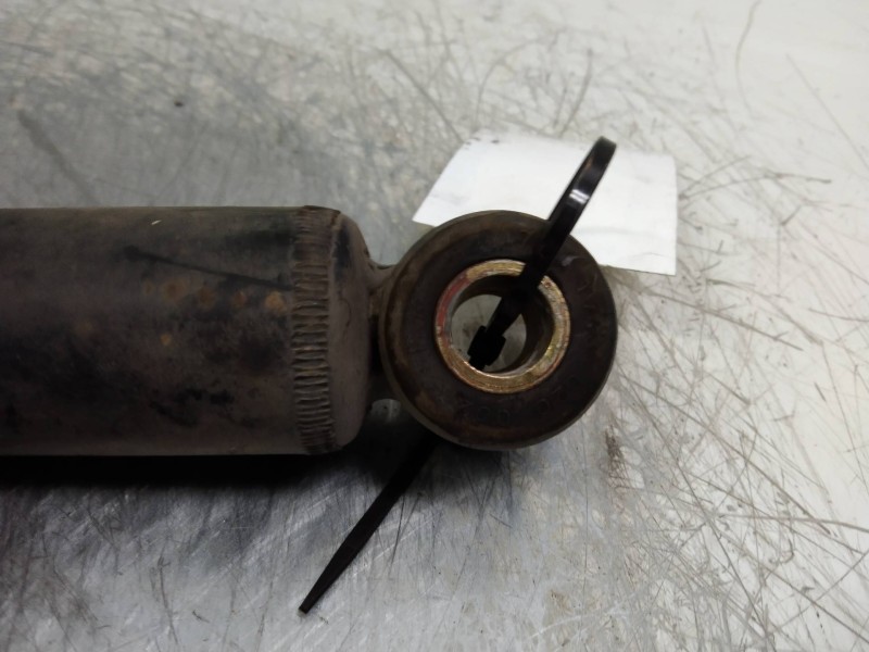 Recambio de amortiguador trasero para iveco daily combi referencia OEM IAM   