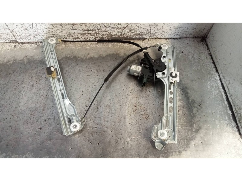 Recambio de elevalunas delantero derecho para renault megane iv berlina 5p limited + referencia OEM IAM 807206746R  