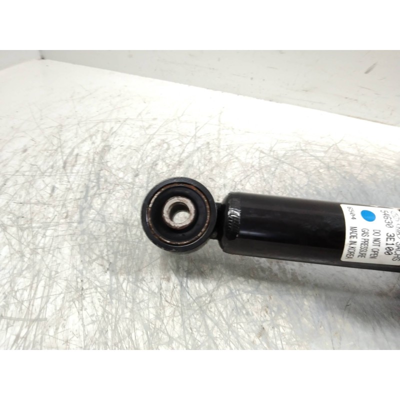 Recambio de amortiguador delantero izquierdo para kia sorento 2.5 crdi concept referencia OEM IAM 546303E100  