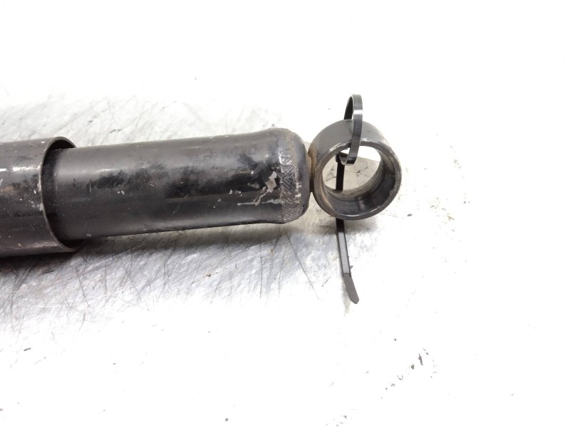 Recambio de amortiguador trasero para kia besta besta (caja cerrada) referencia OEM IAM   