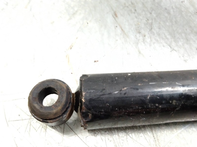 Recambio de amortiguador trasero para kia besta besta (caja cerrada) referencia OEM IAM   