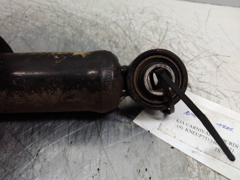 Recambio de amortiguador trasero para kia carnival ii 2.9 crdi cat referencia OEM IAM   