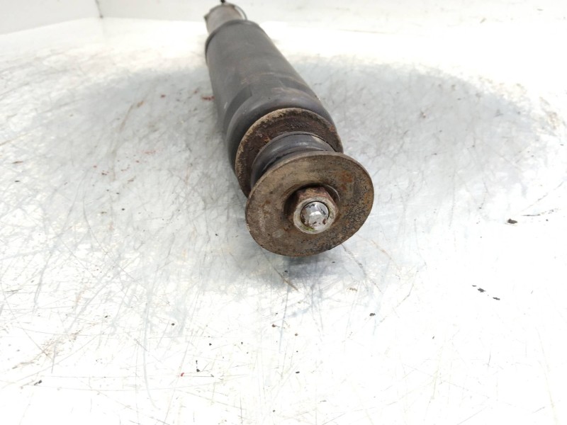 Recambio de amortiguador trasero para kia carnival ii 2.9 crdi cat referencia OEM IAM   