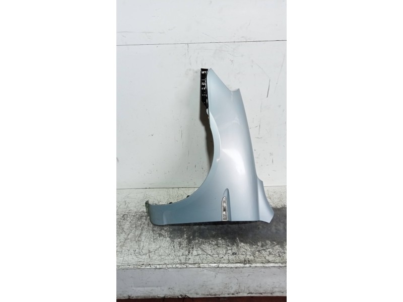 Recambio de aleta delantera izquierda para hyundai accent (mc) gl crdi referencia OEM IAM   