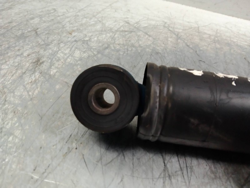 Recambio de amortiguador trasero para mercedes mb 100 d caja cerrada / combi 2.4 diesel referencia OEM IAM   