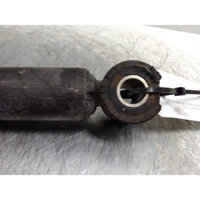 Recambio de amortiguador trasero para mercedes mb 100 d caja cerrada / combi 2.4 diesel referencia OEM IAM   