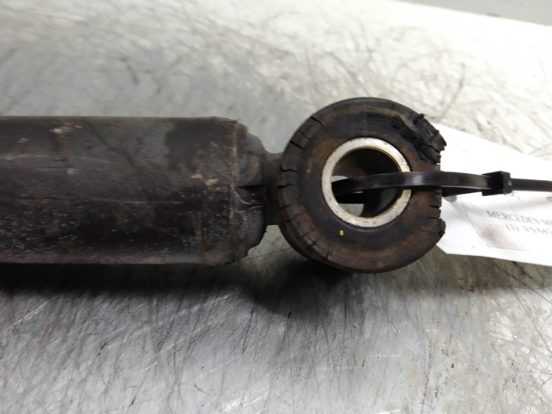Recambio de amortiguador trasero para mercedes mb 100 d caja cerrada / combi 2.4 diesel referencia OEM IAM   