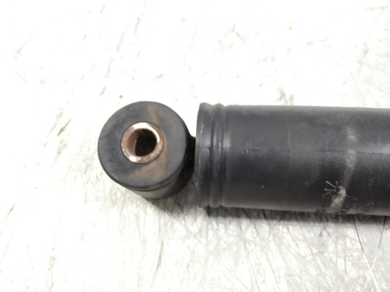 Recambio de amortiguador trasero para mercedes mb 100 d caja cerrada / combi 2.4 diesel referencia OEM IAM   
