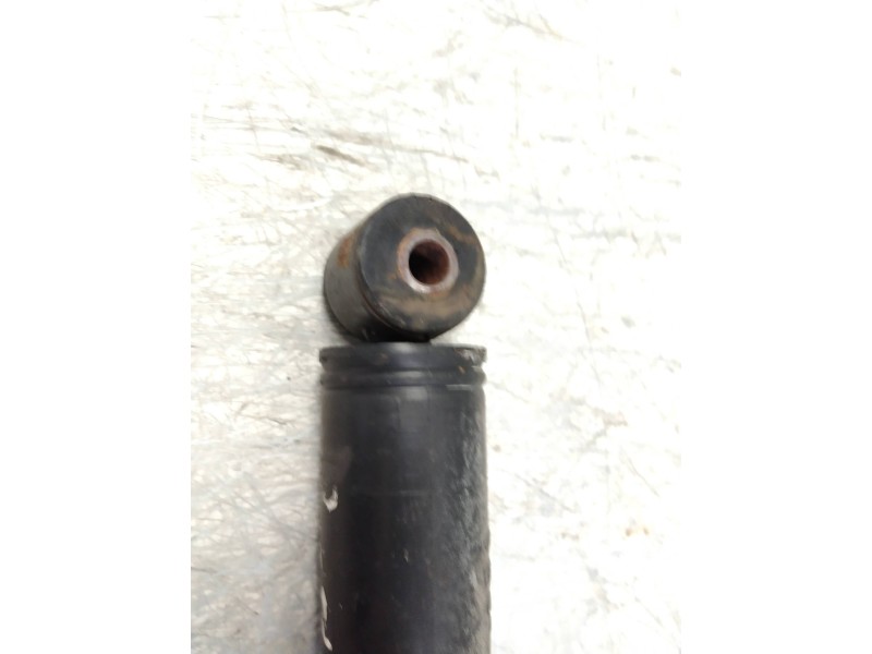 Recambio de amortiguador trasero para mercedes mb 100 d caja cerrada / combi 2.4 diesel referencia OEM IAM   