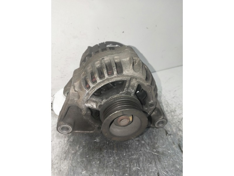 Recambio de alternador para opel corsa b eco referencia OEM IAM 90561967 BOSCH 
